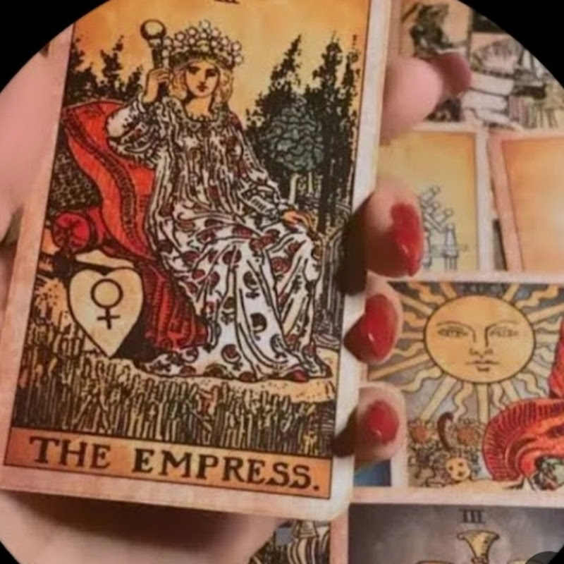 قارئه الفنجان والتاروت مع كاشفه الطالع