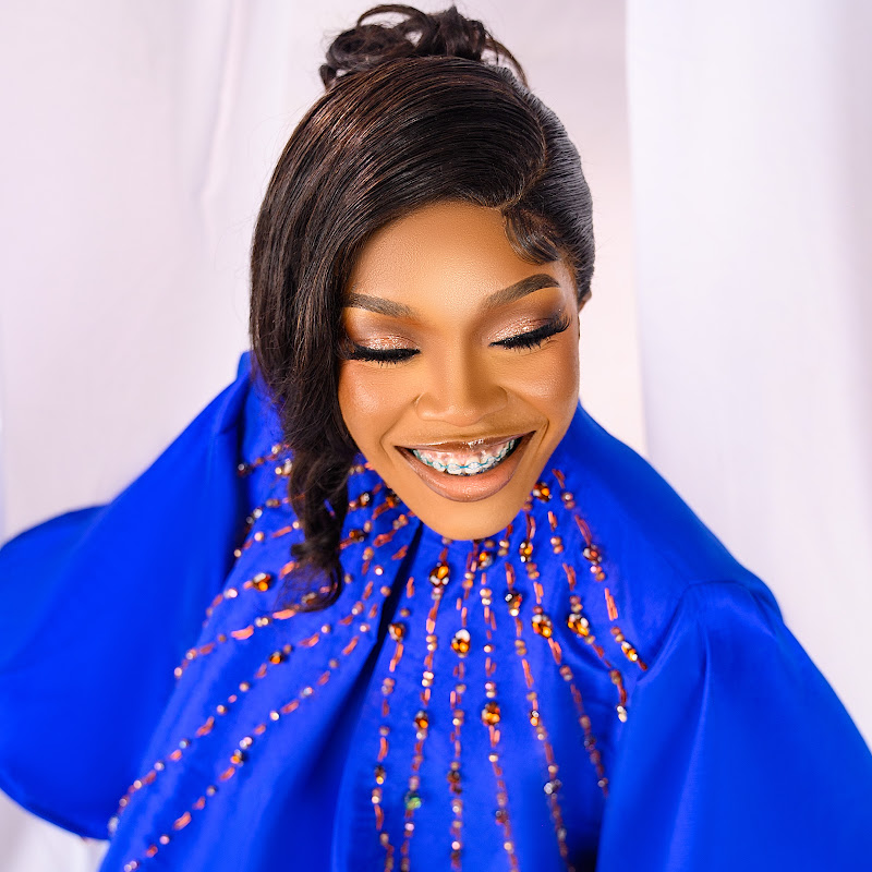 Esther Oji - Topic