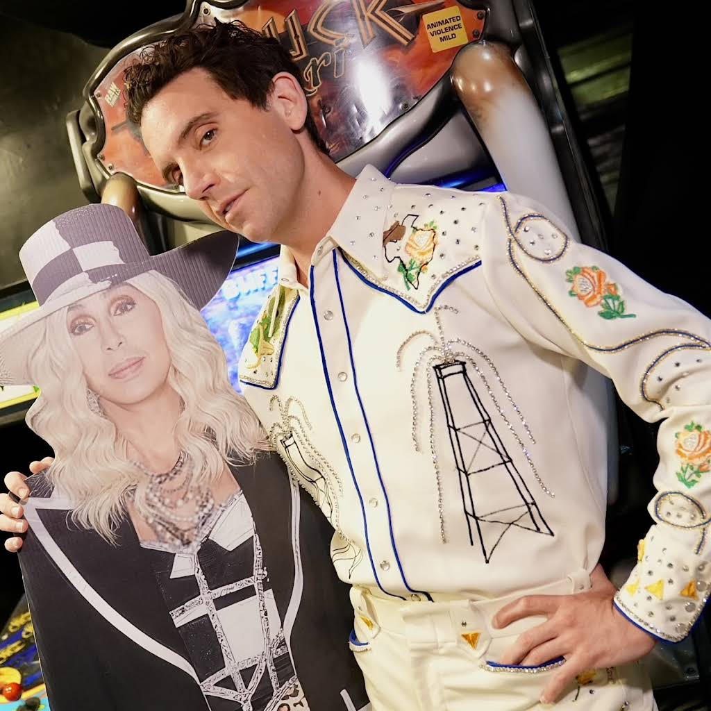 MIKA - YouTube