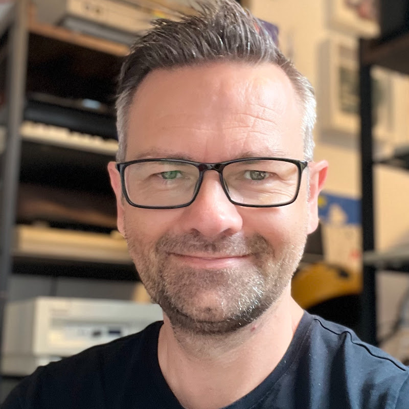 RETRO is the new black (Wolfgang Kierdorf) Logo