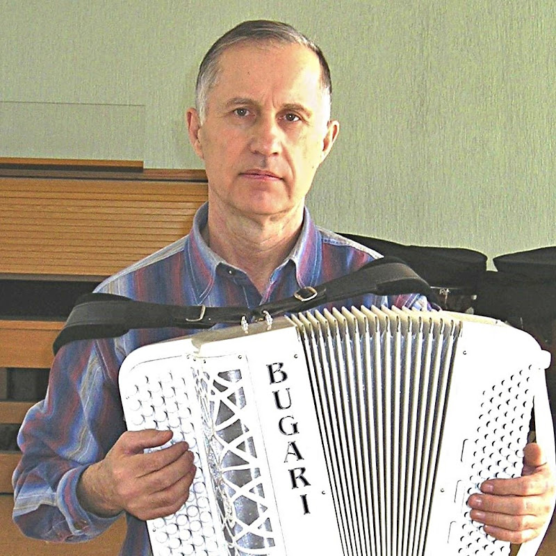 Виктор Ракшевский Logo