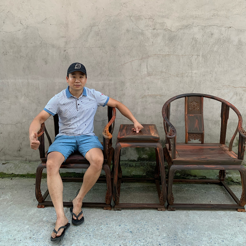 Tượng gỗ Thế Quyết