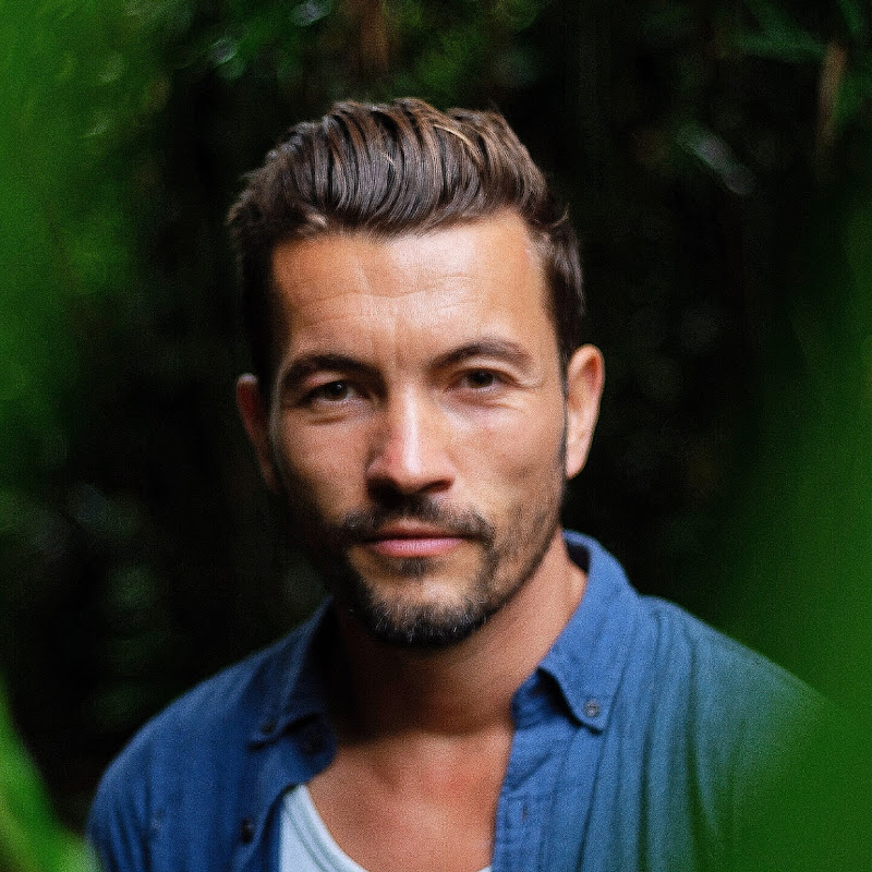 Alex Vizeo [ Chaîne Voyage ]