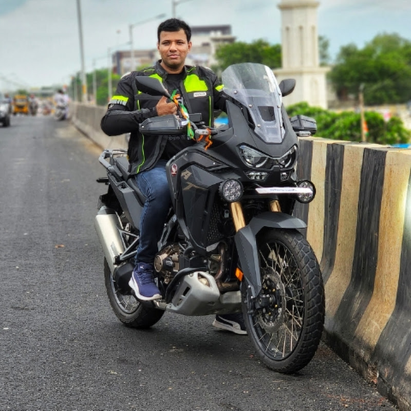 Vlogger Akash Chaturvedi 