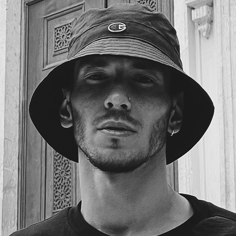 AlexD • Motion Visuals