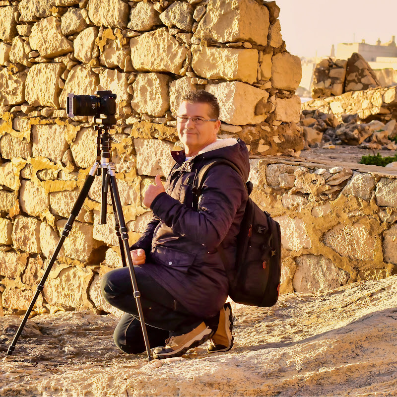 Richard Brockwell ( Black and White Photography )