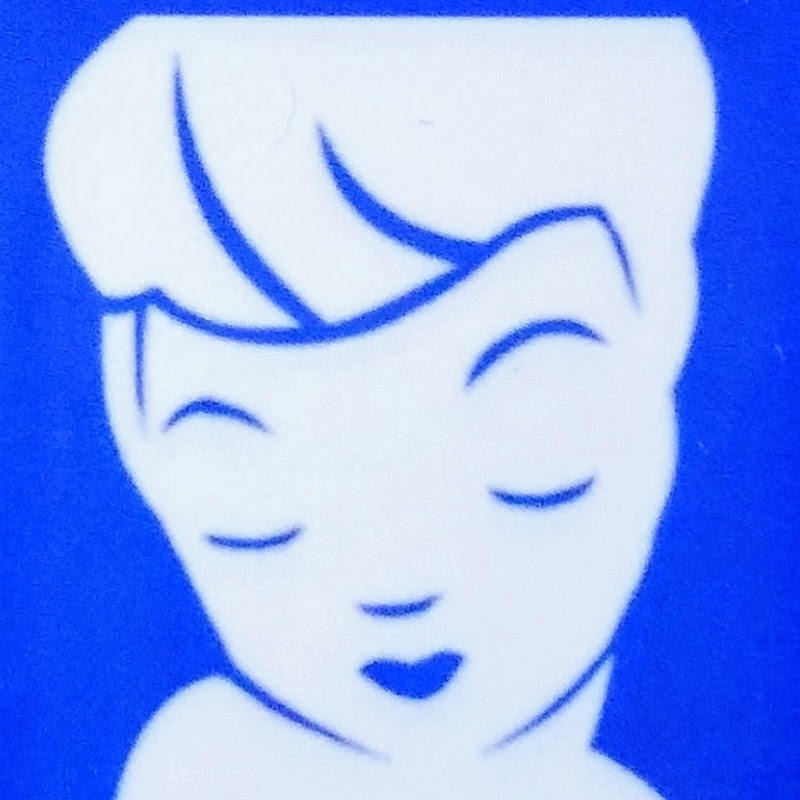 Blue Lady Thrifting