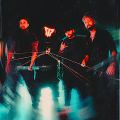 Smash Into Pieces - Topic