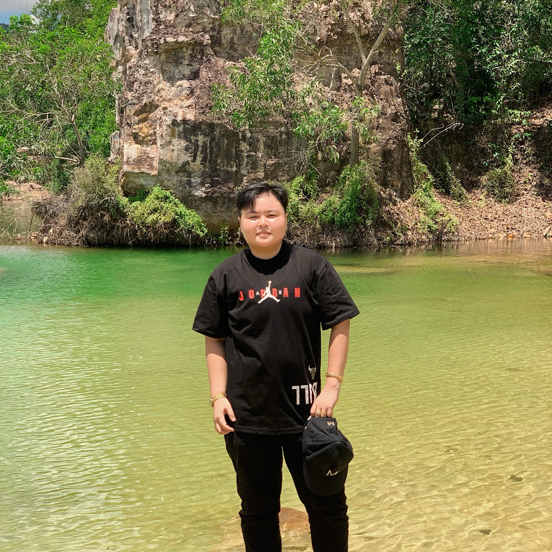 Mặt Bự Thích Nấu Ăn