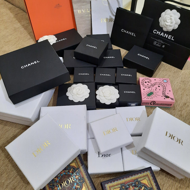 Accessory Addict