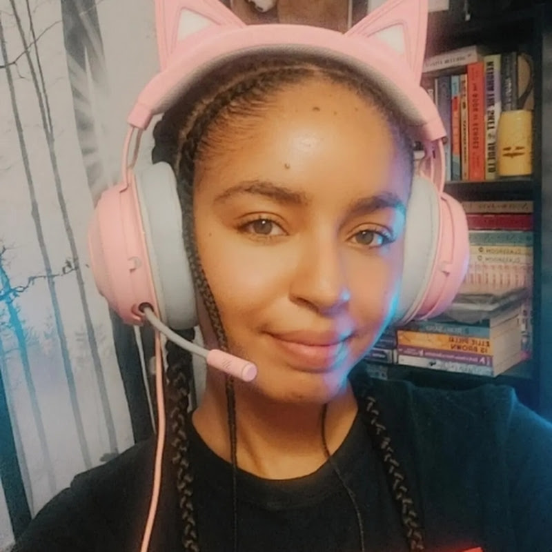 Janelle McCurdy (Gaming with Elle)
