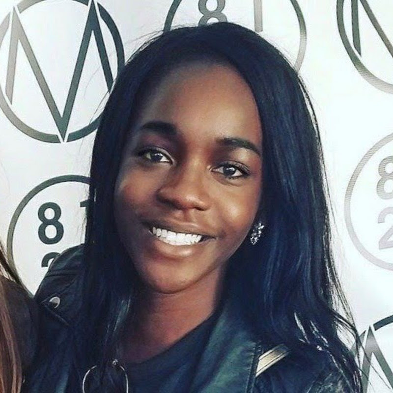 Hello Stephanie M Logo