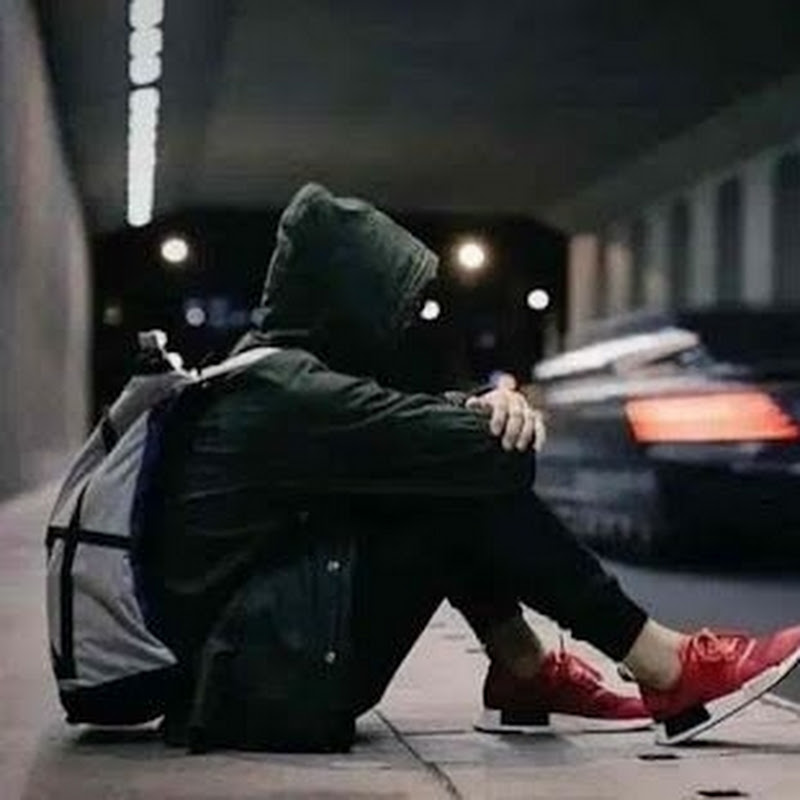 hamariadhurikahani2241