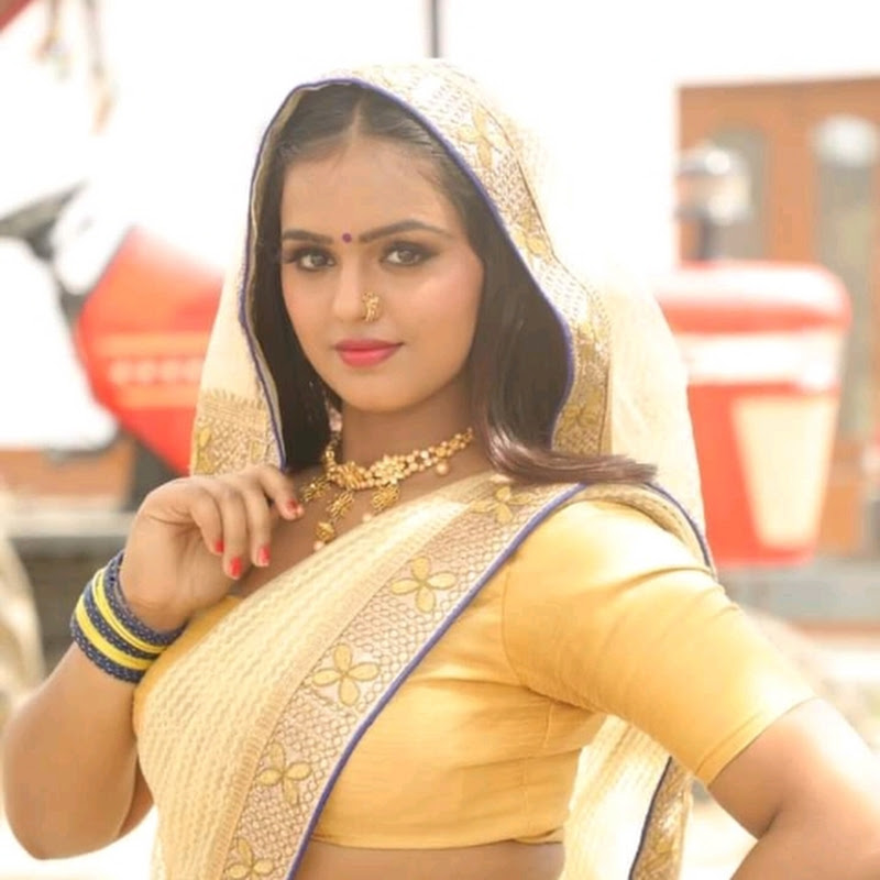 Hire Mahima Singh Entertainment — Movie Reviews & Analysis YouTube creator for sponsorships