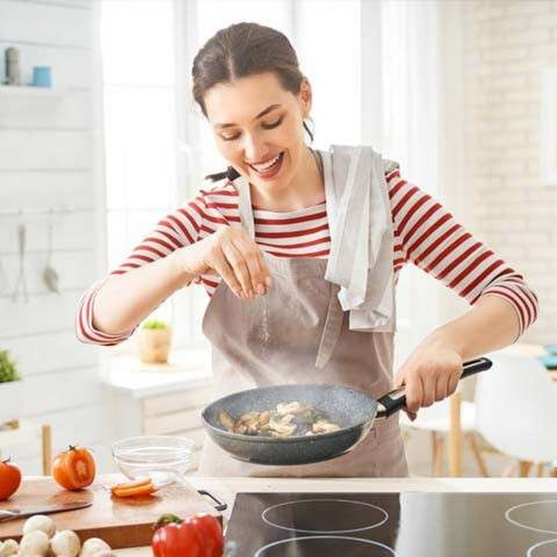 Hout cooking food