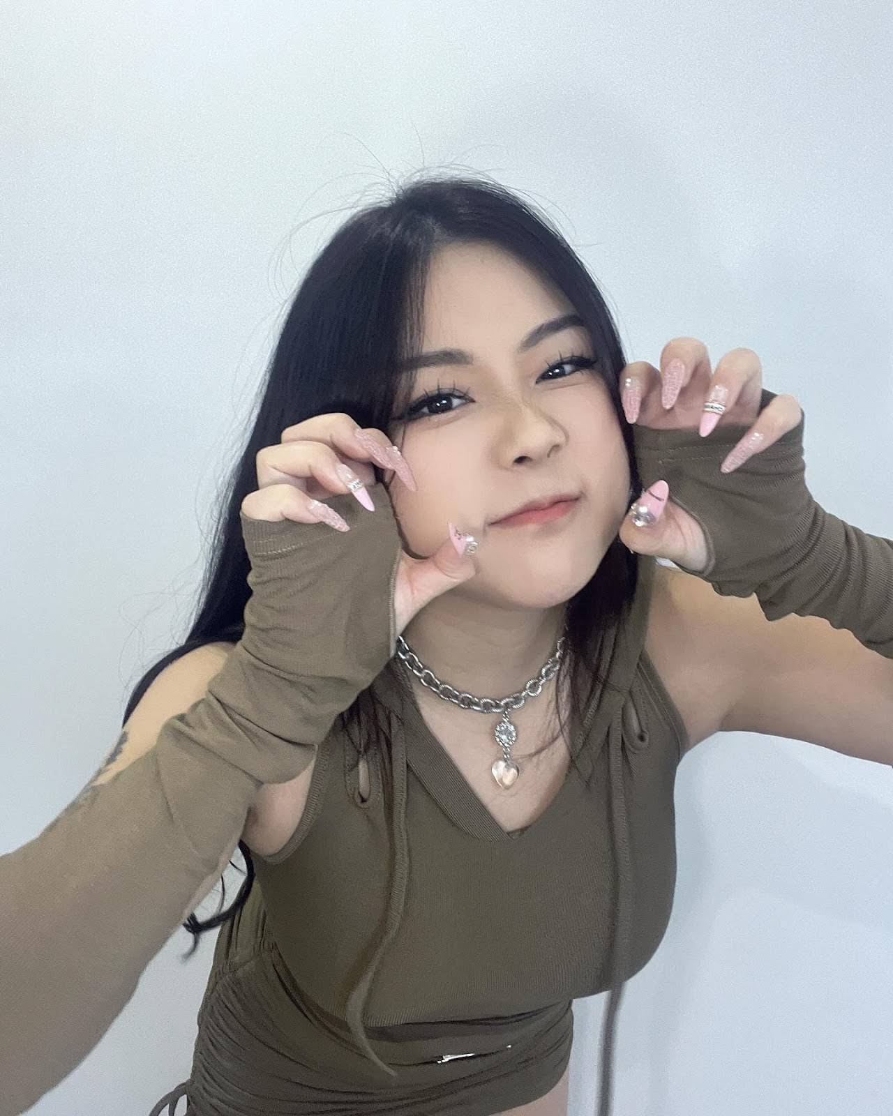 Post from HANA - YouTube