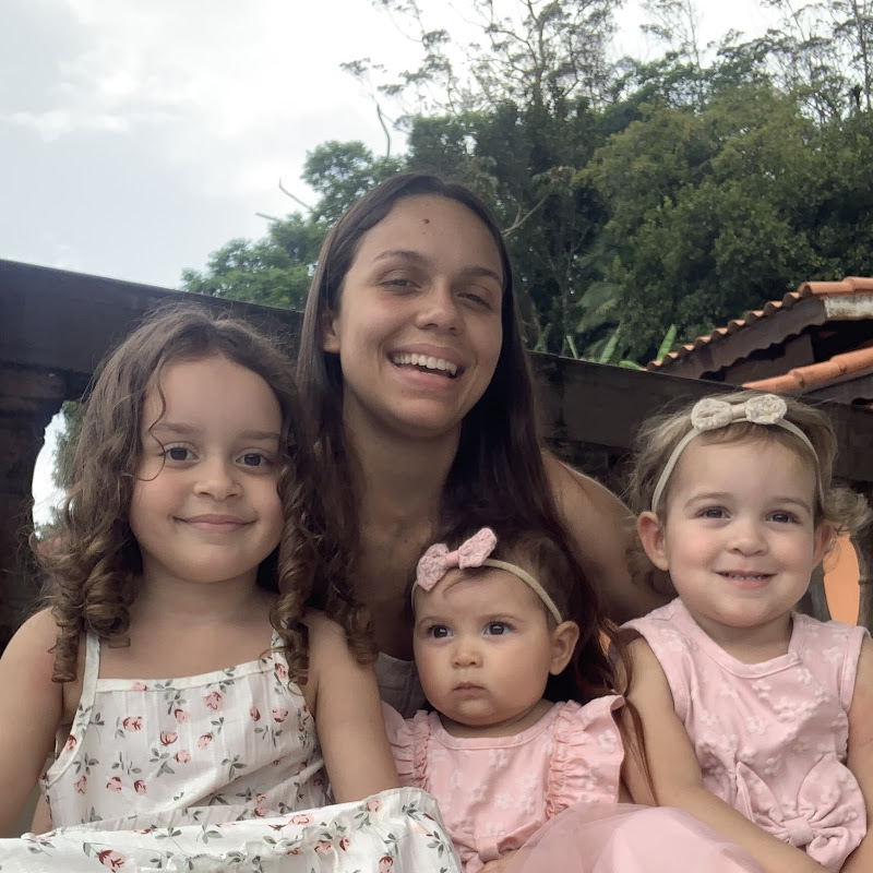 Milena Mãe de Três 