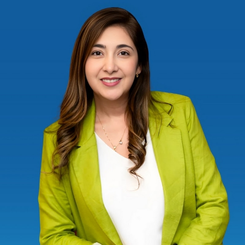 Adriana Flores