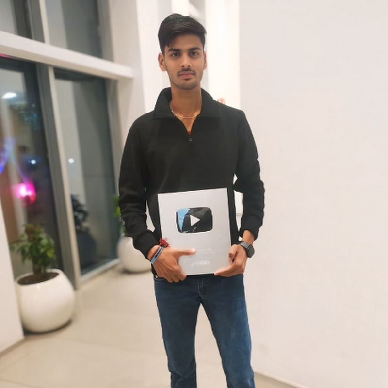 Hire Akash Vlogger  — Travel & Adventure YouTube creator for sponsorships