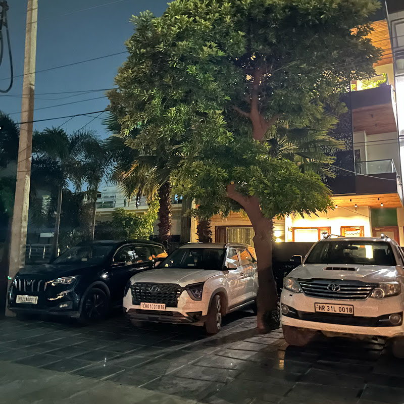 Hire _doublezeroeighteen_ — Car Reviews & Driving Tests YouTube creator for sponsorships