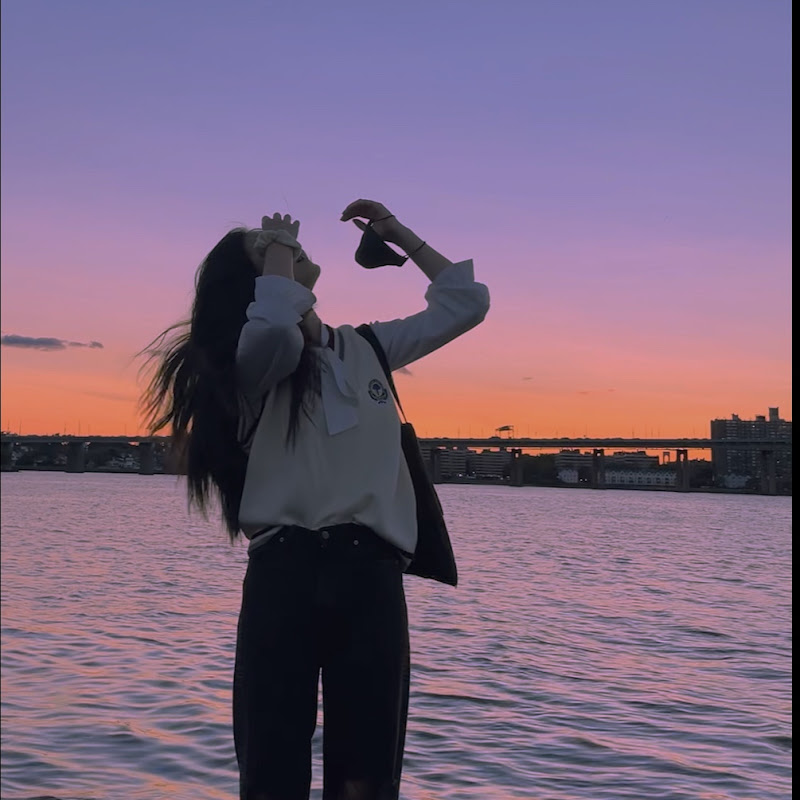 Laura Zhai