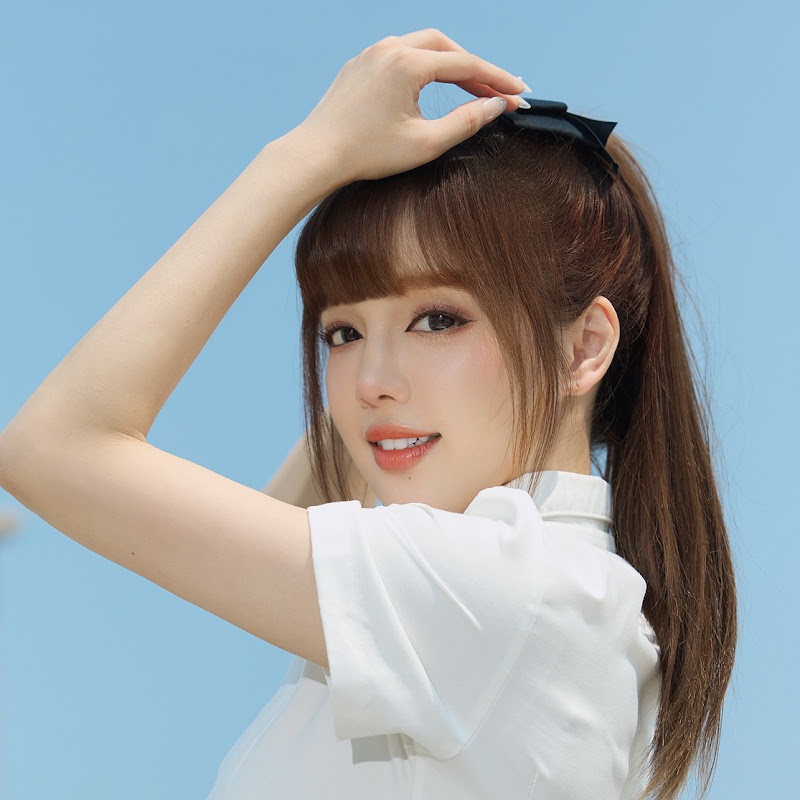 丘涵 𝐂𝐡𝐢𝐮 𝐇𝐚𝐧 Logo