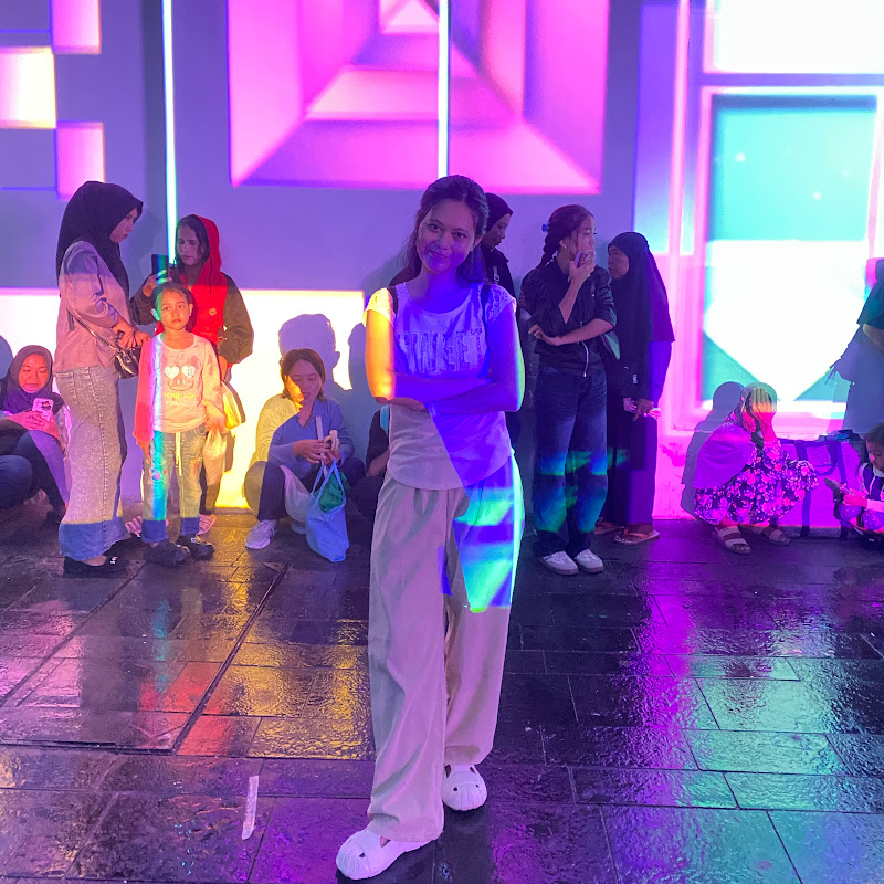 Hire Pink  — Food & Drink YouTube creator for sponsorships