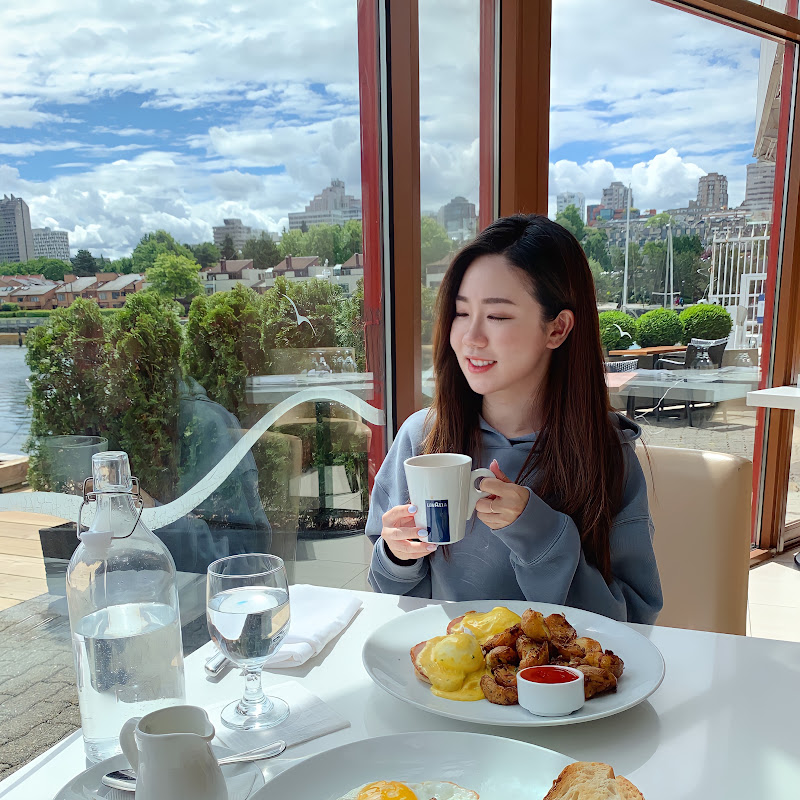 HelloJuJu YouTube 頻道頭像