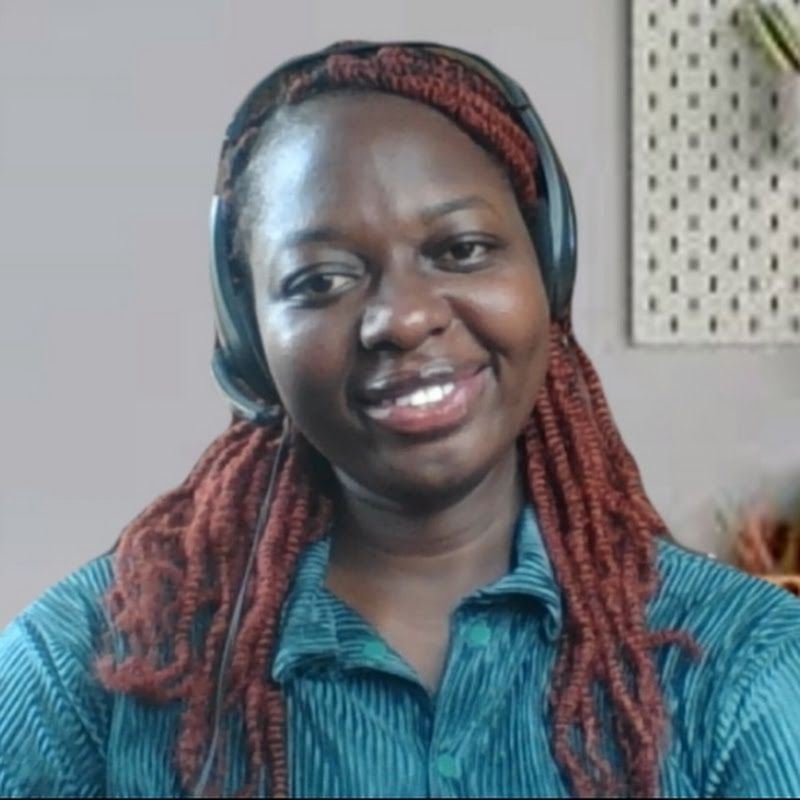 iTeach With Ms. Bee Logo