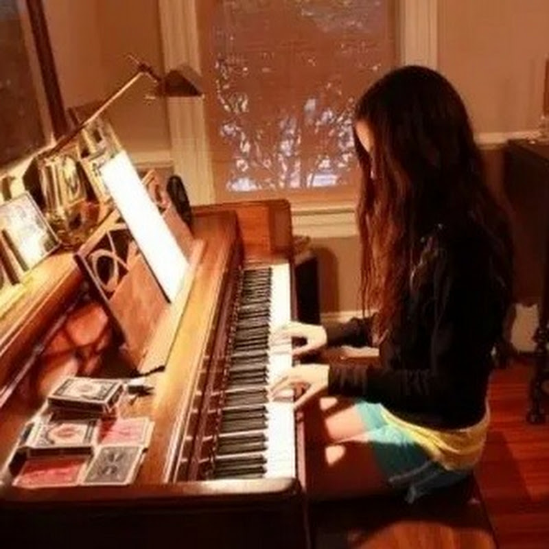 皮皮悬疑社 Logo