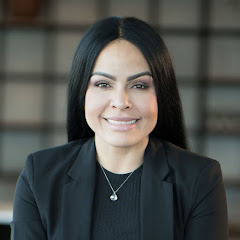 Yesenia Then Português