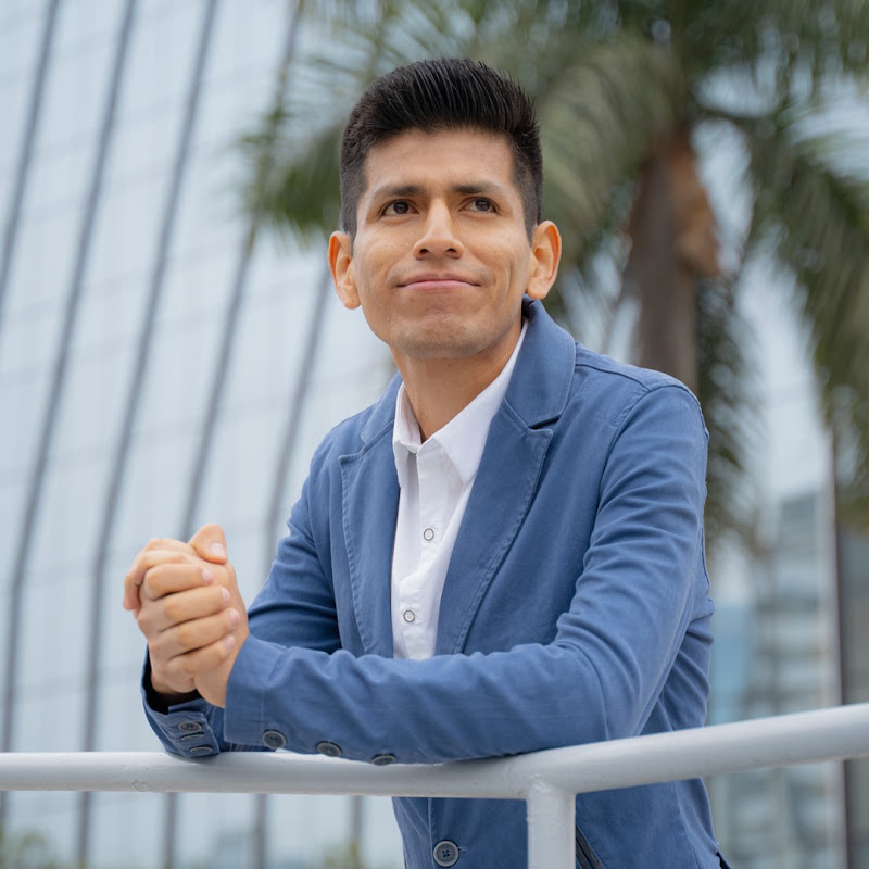 Luis Ccaccya - Invertir para el Futuro