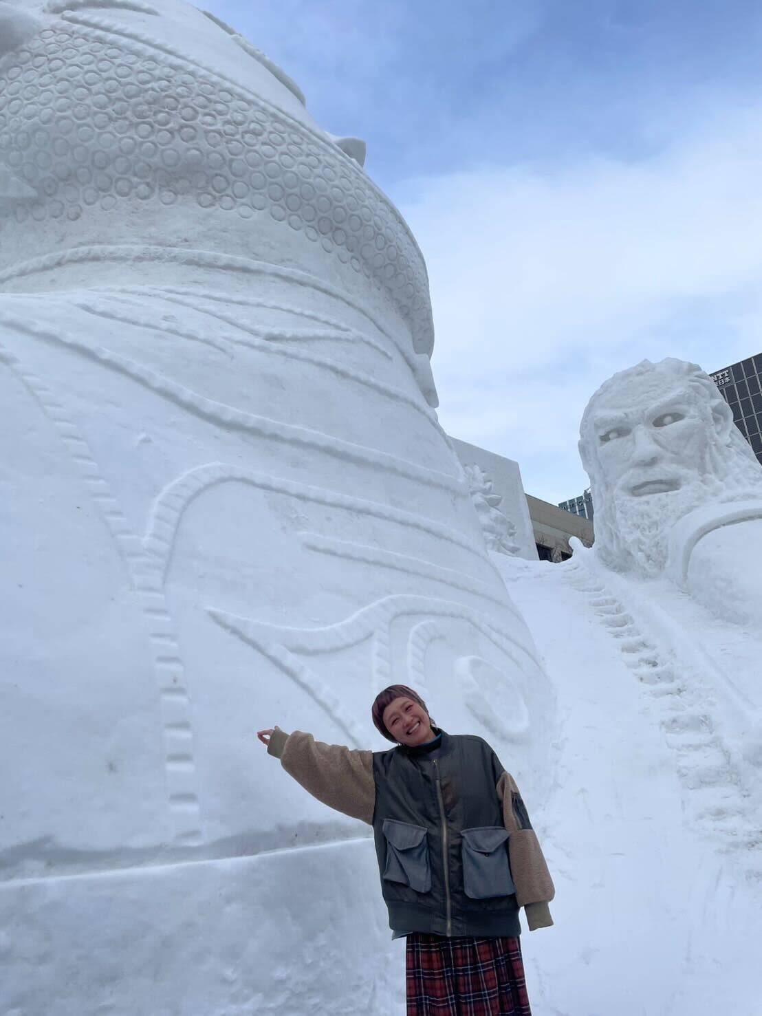 ロシア　大きな木製人形　雪精 Post from ロシアン佐藤『おなかがすいたらMONSTER!』 - YouTube