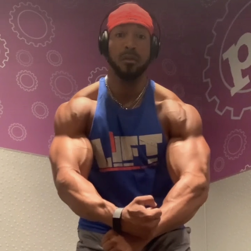 C-LOVE THE MUSCLE 💪🏽