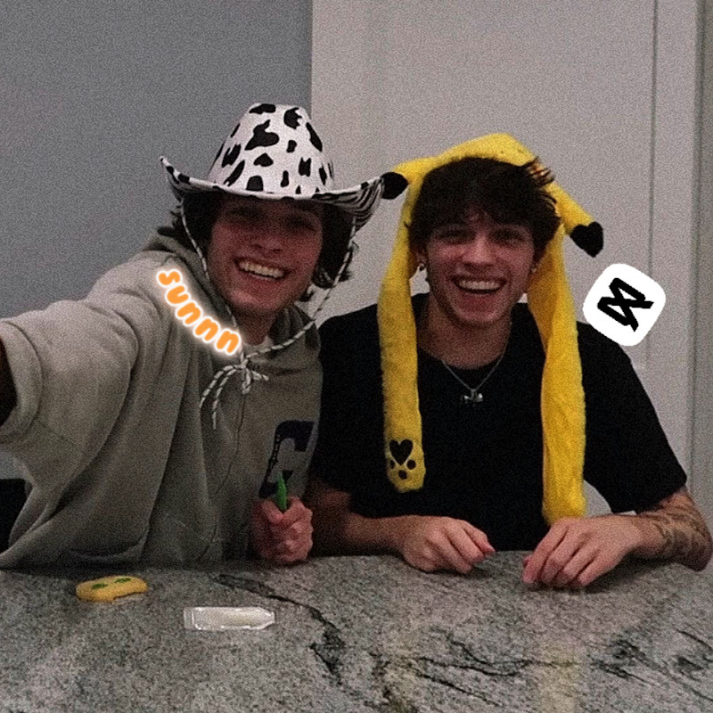 𝚜𝚞𝚗𝚏𝚕𝚘𝚠𝚎𝚛𝚋𝚊𝚋𝚢 𝜗𝜚