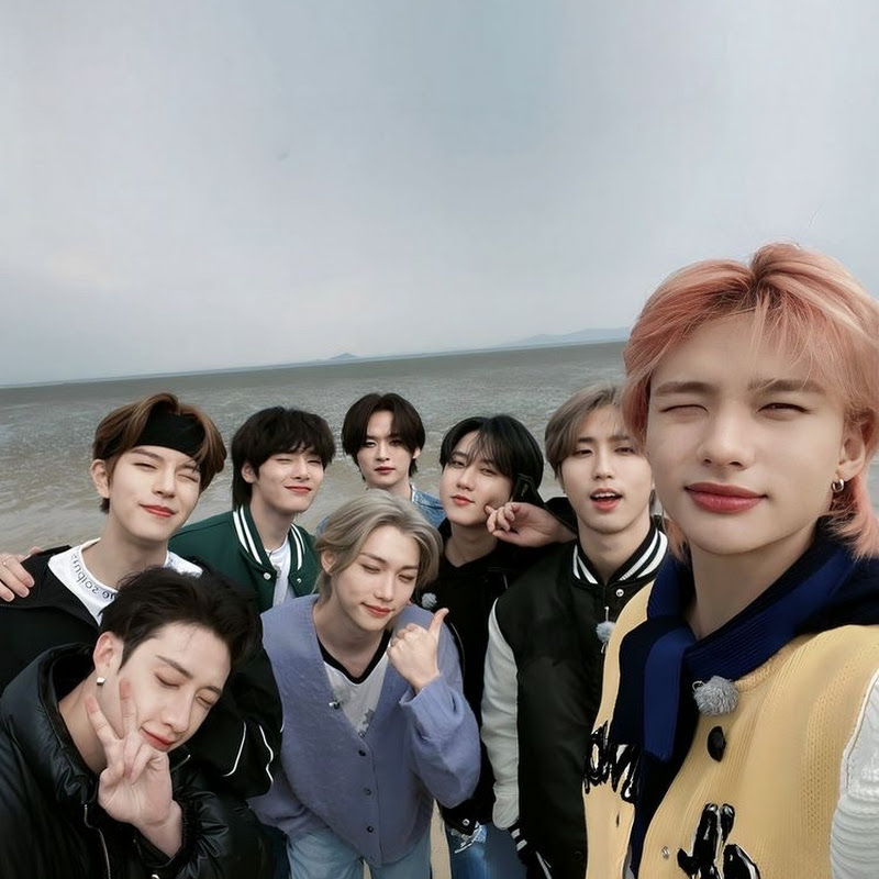Straykidsx8