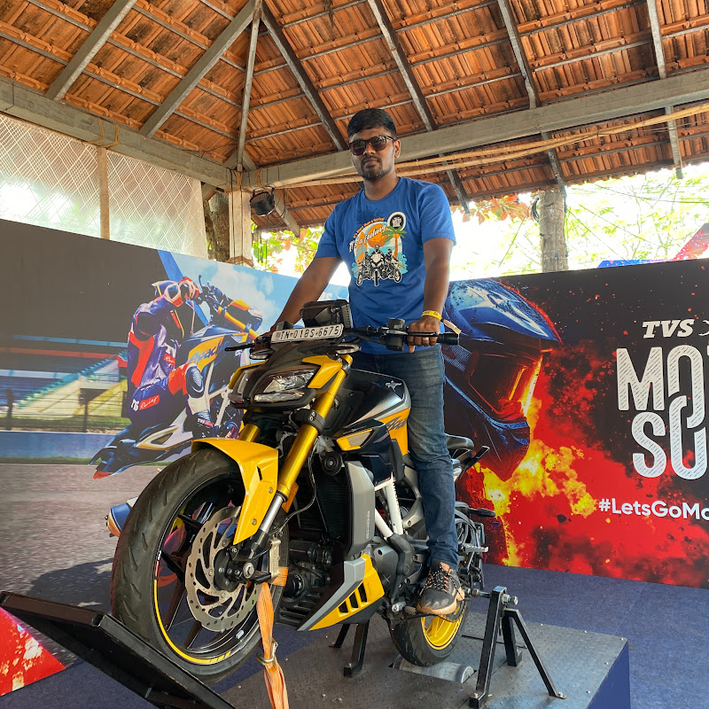 Tamil Motovlogger
