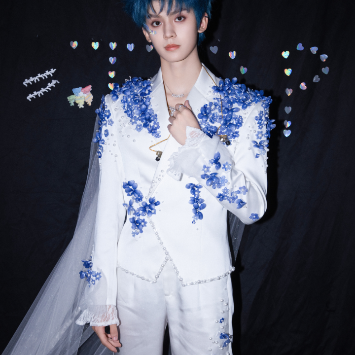 TOP 登陆少年 组合 左航 2SIDES 写真集 トレカ Post from TOP登陆少年-左航⁰⁵²² - YouTube