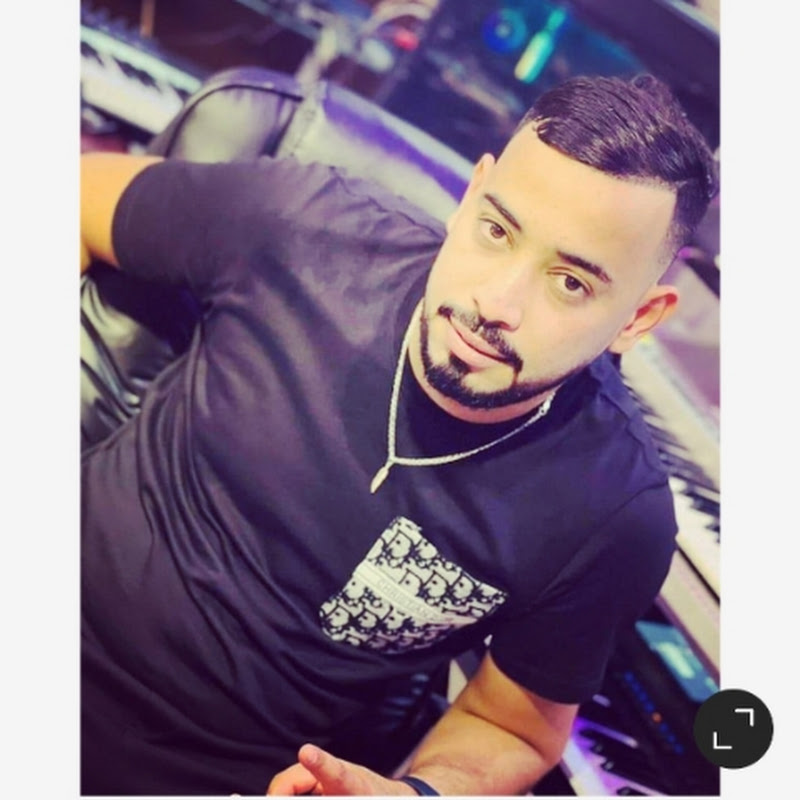 شاب كريم بوشنب Karim Bouchnab
