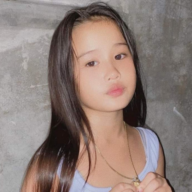 Chloe Asia Morraine