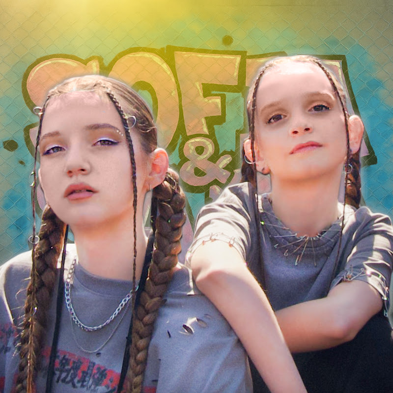 Sofia & Sara Family
