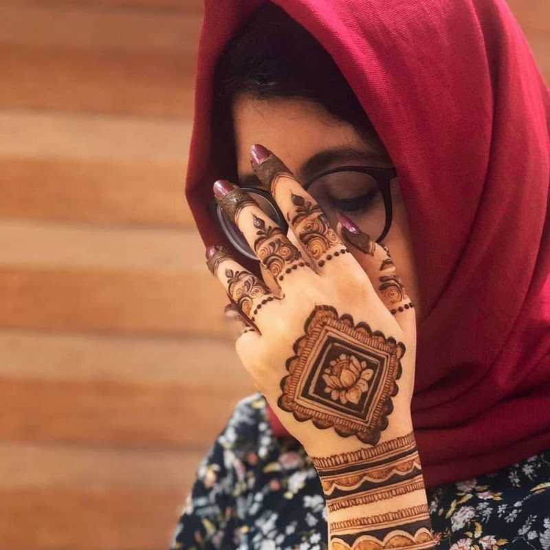 Stylish Mehndi with Mazia