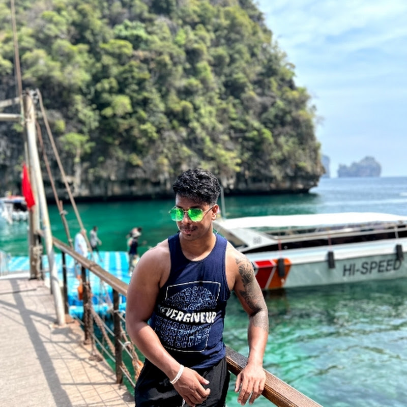 ExploraVista: The Travel Chronicles