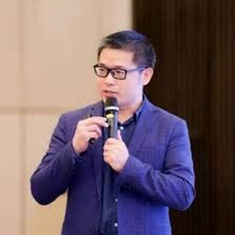  金梅煮酒珠江评论 Logo