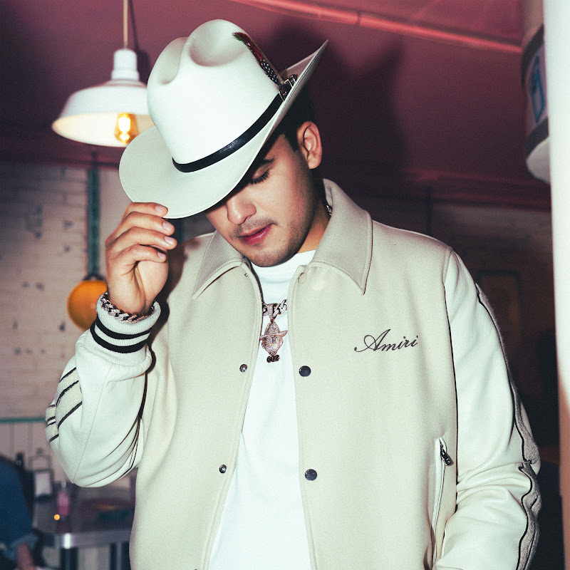 Edgardo Nuñez - Topic