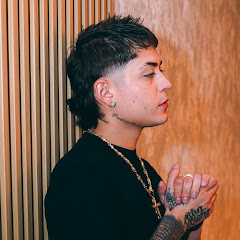 Jhay P