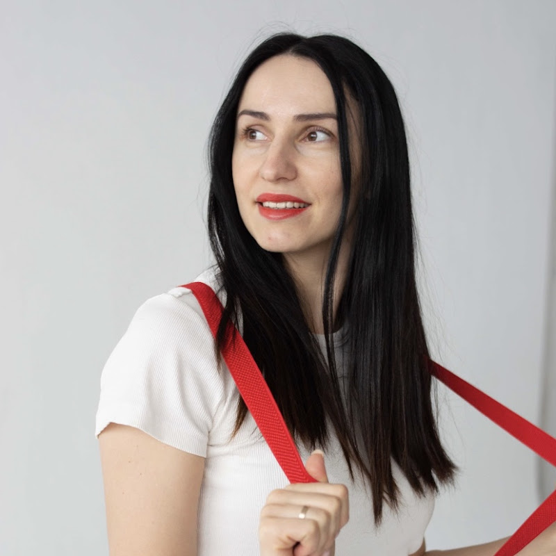 Юлия Уткина Logo