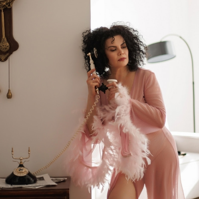 100% EXCLUSIVE ОНЛАЙН ШКОЛА КРОЯ И ШИТЬЯ Logo