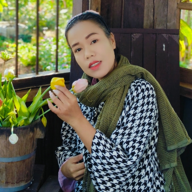 น้องนา สาวญ้อสกล