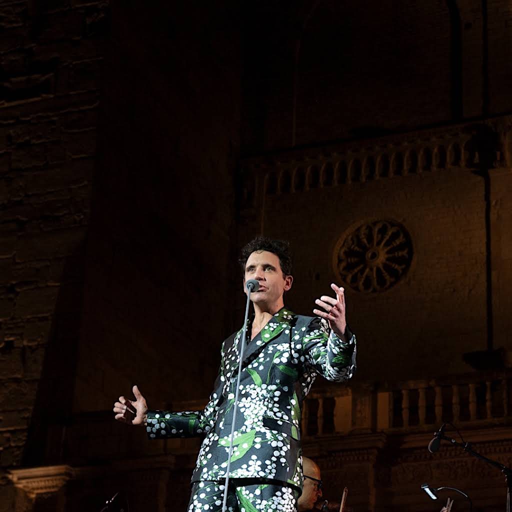 MIKA - YouTube